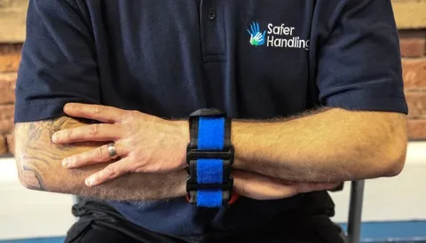Soft-cuff demonstration detail